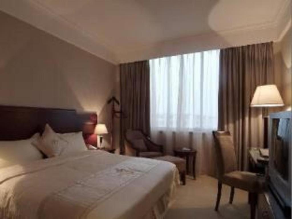 Qingdao Royal Garden Hotel Экстерьер фото