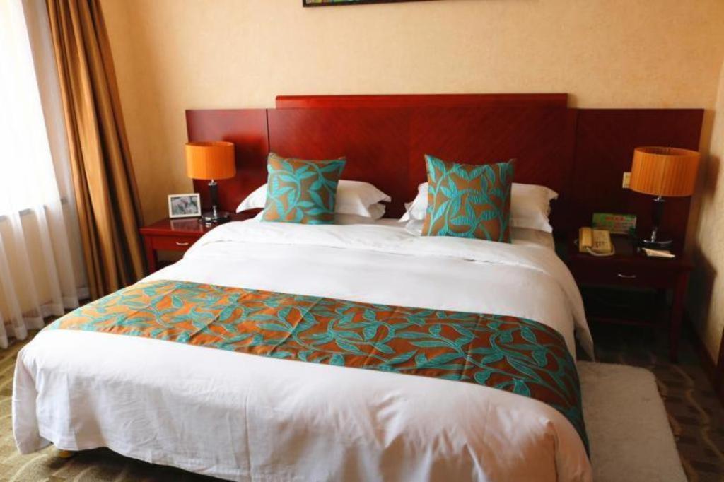 Qingdao Royal Garden Hotel Экстерьер фото