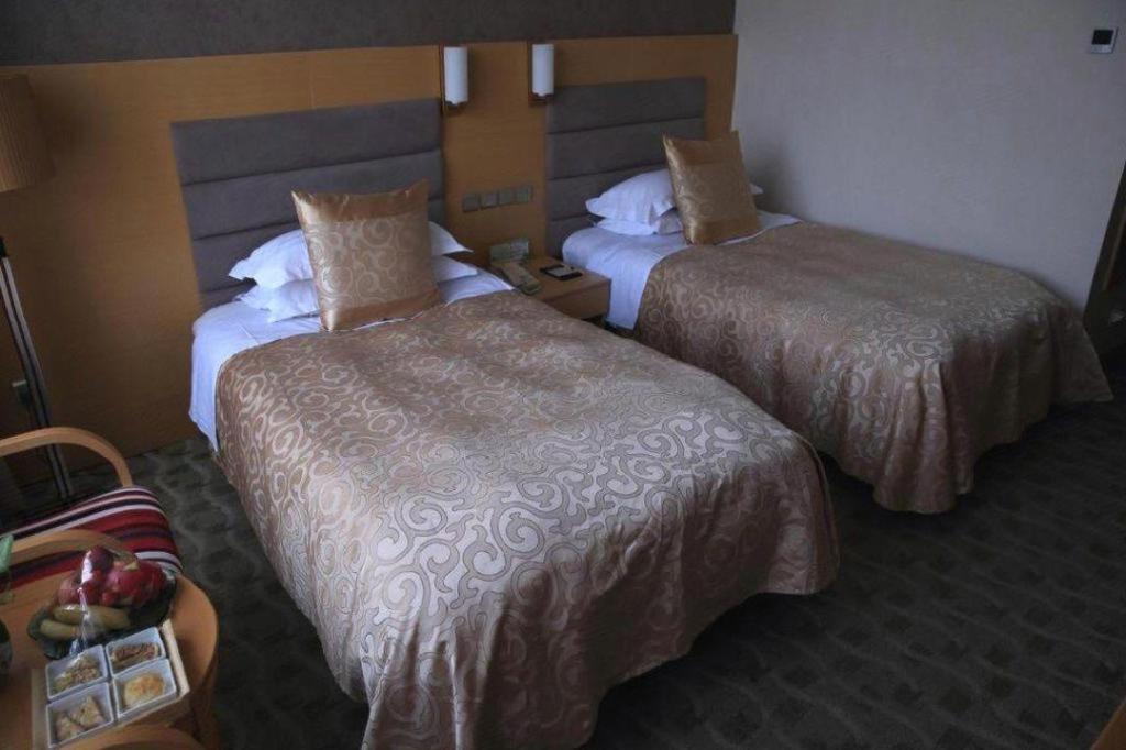 Qingdao Royal Garden Hotel Экстерьер фото