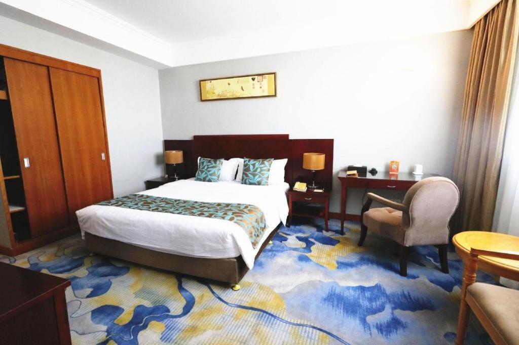 Qingdao Royal Garden Hotel Экстерьер фото