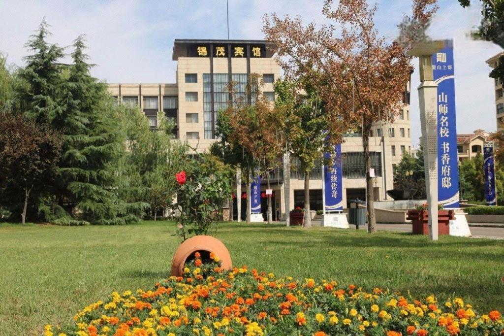 Qingdao Royal Garden Hotel Экстерьер фото