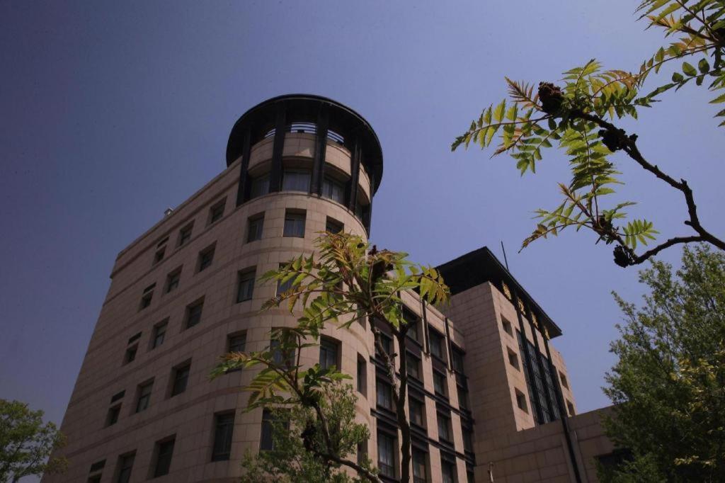 Qingdao Royal Garden Hotel Экстерьер фото