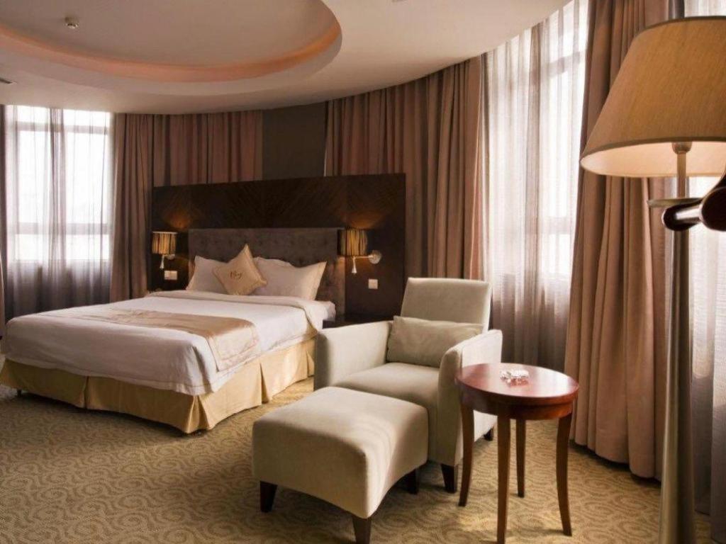 Qingdao Royal Garden Hotel Экстерьер фото